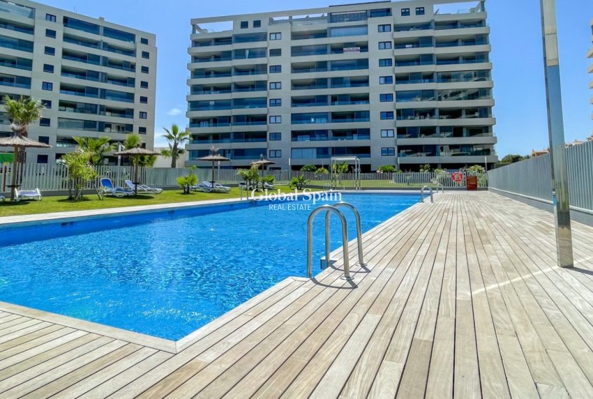 Wiederverkauf - WOHNUNG -
ORIHUELA COSTA - Costa Blanca