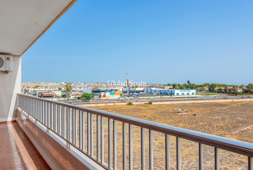 Wiederverkauf - WOHNUNG -
ORIHUELA COSTA - Costa Blanca