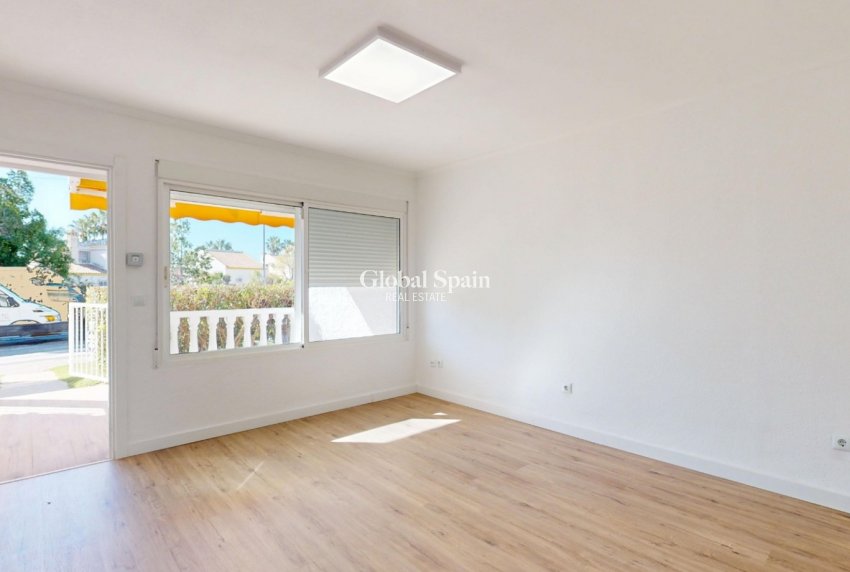 Wiederverkauf - WOHNUNG -
ORIHUELA COSTA - Costa Blanca