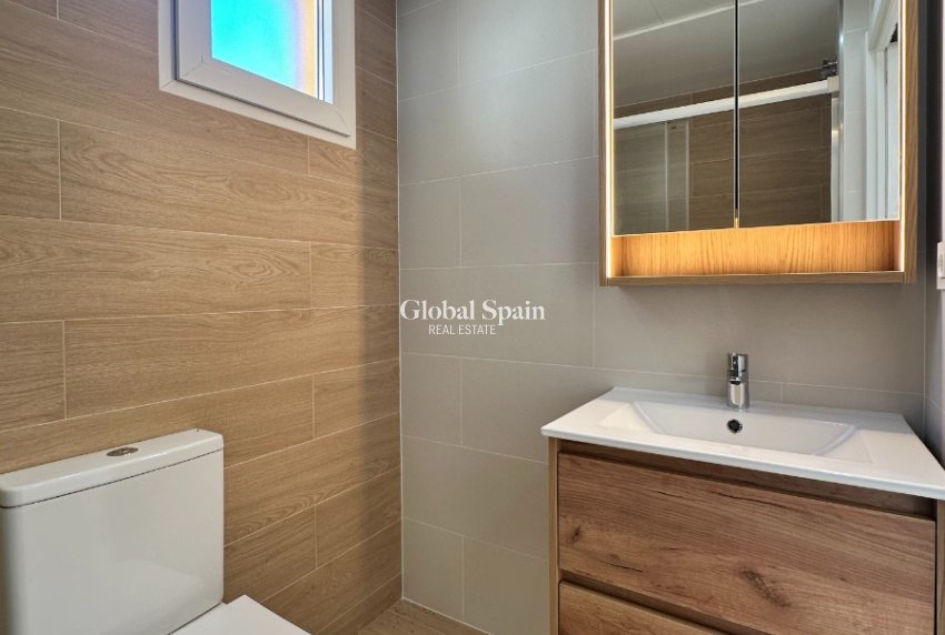 Wiederverkauf - WOHNUNG -
ORIHUELA COSTA - Costa Blanca