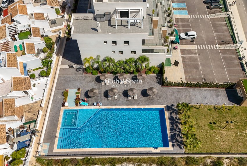 Wiederverkauf - WOHNUNG -
ORIHUELA COSTA - Costa Blanca