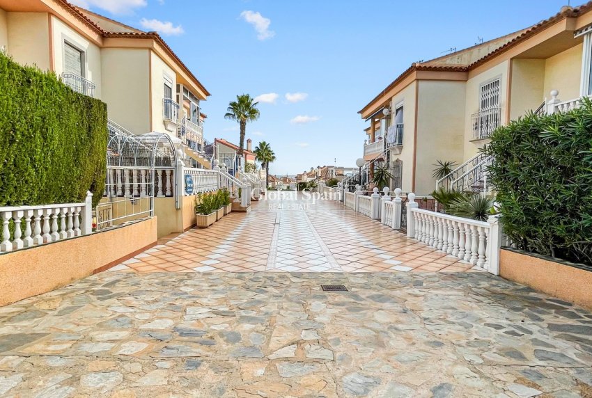 Wiederverkauf - WOHNUNG -
ORIHUELA COSTA - Costa Blanca