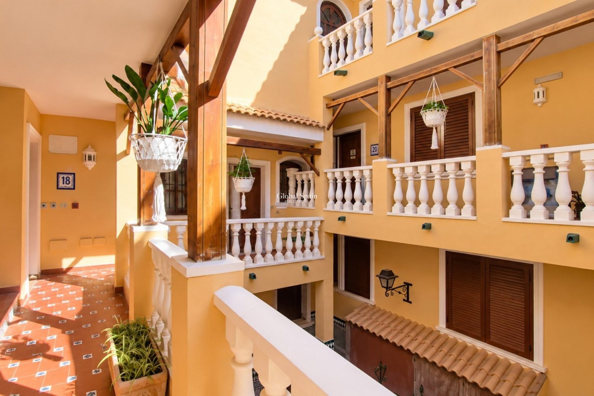 Wiederverkauf - WOHNUNG -
ORIHUELA COSTA - Costa Blanca