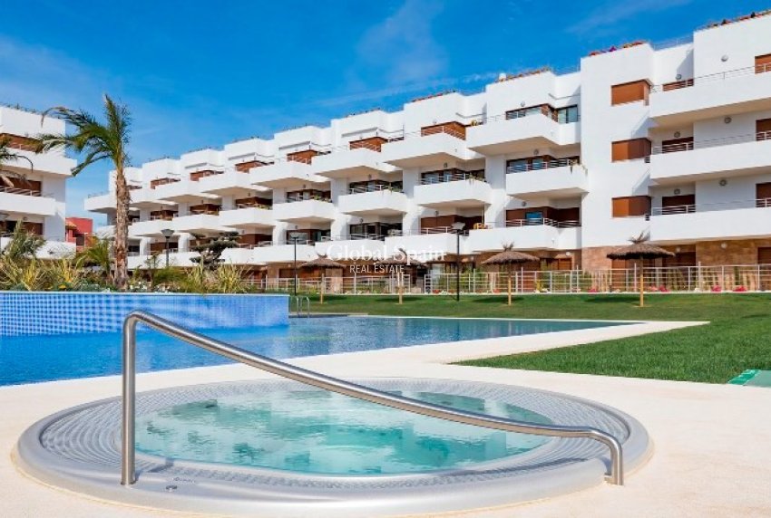 Wiederverkauf - WOHNUNG -
ORIHUELA COSTA - Costa Blanca