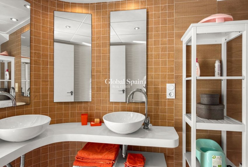 Wiederverkauf - WOHNUNG -
ORIHUELA COSTA - Costa Blanca