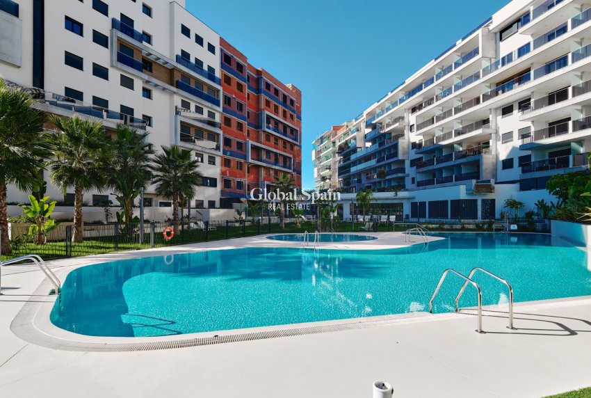 Wiederverkauf - WOHNUNG -
ORIHUELA COSTA - DEHESA DE CAMPOAMOR