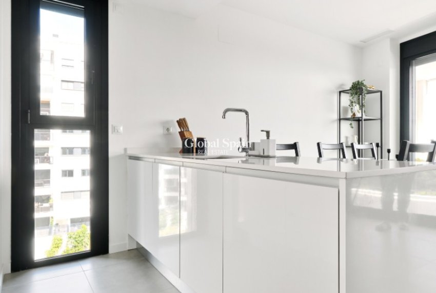 Wiederverkauf - WOHNUNG -
ORIHUELA COSTA - DEHESA DE CAMPOAMOR