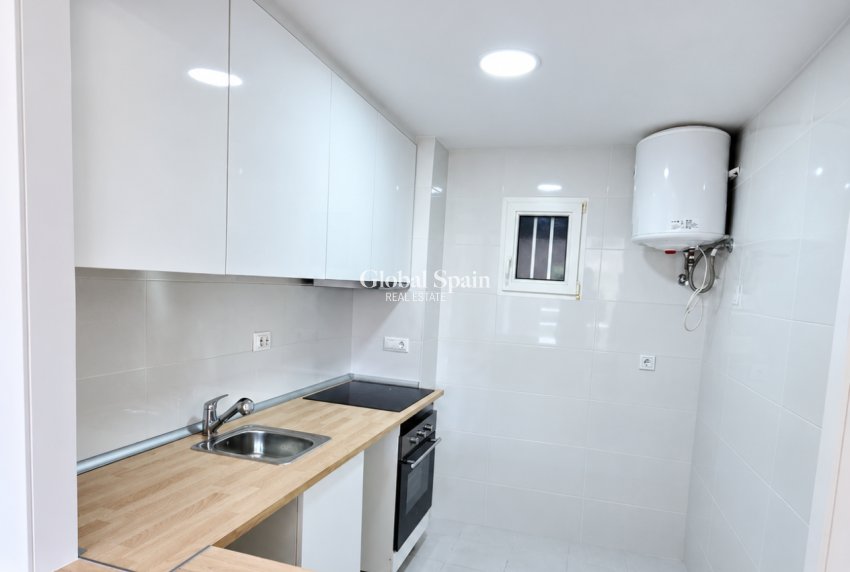 Wiederverkauf - WOHNUNG -
ORIHUELA COSTA - DEHESA DE CAMPOAMOR