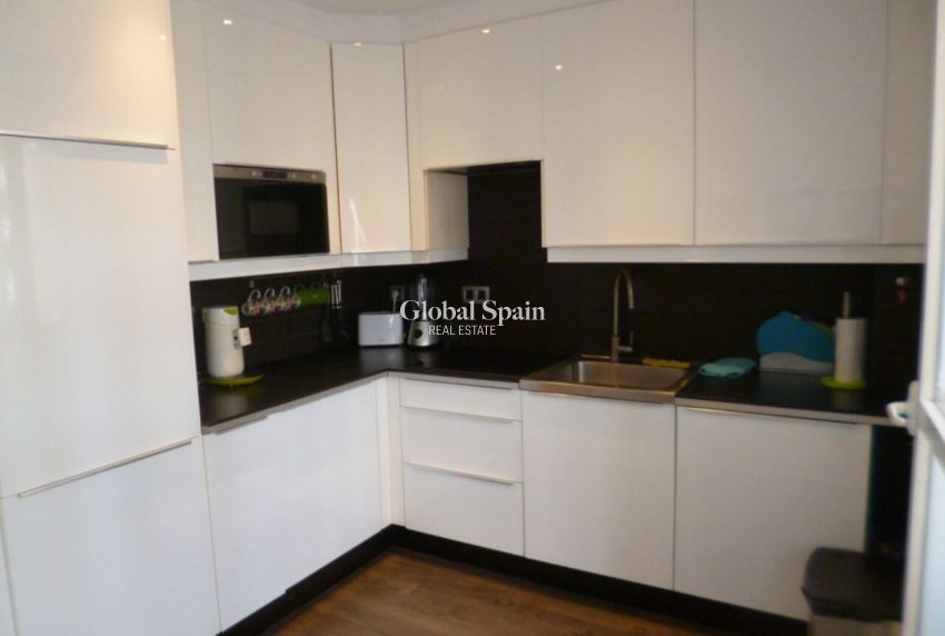 Wiederverkauf - WOHNUNG -
ORIHUELA COSTA - Inland