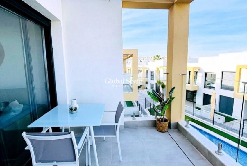 Wiederverkauf - WOHNUNG -
ORIHUELA COSTA - Inland