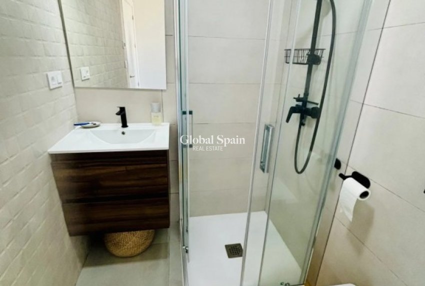 Wiederverkauf - WOHNUNG -
ORIHUELA COSTA - Inland