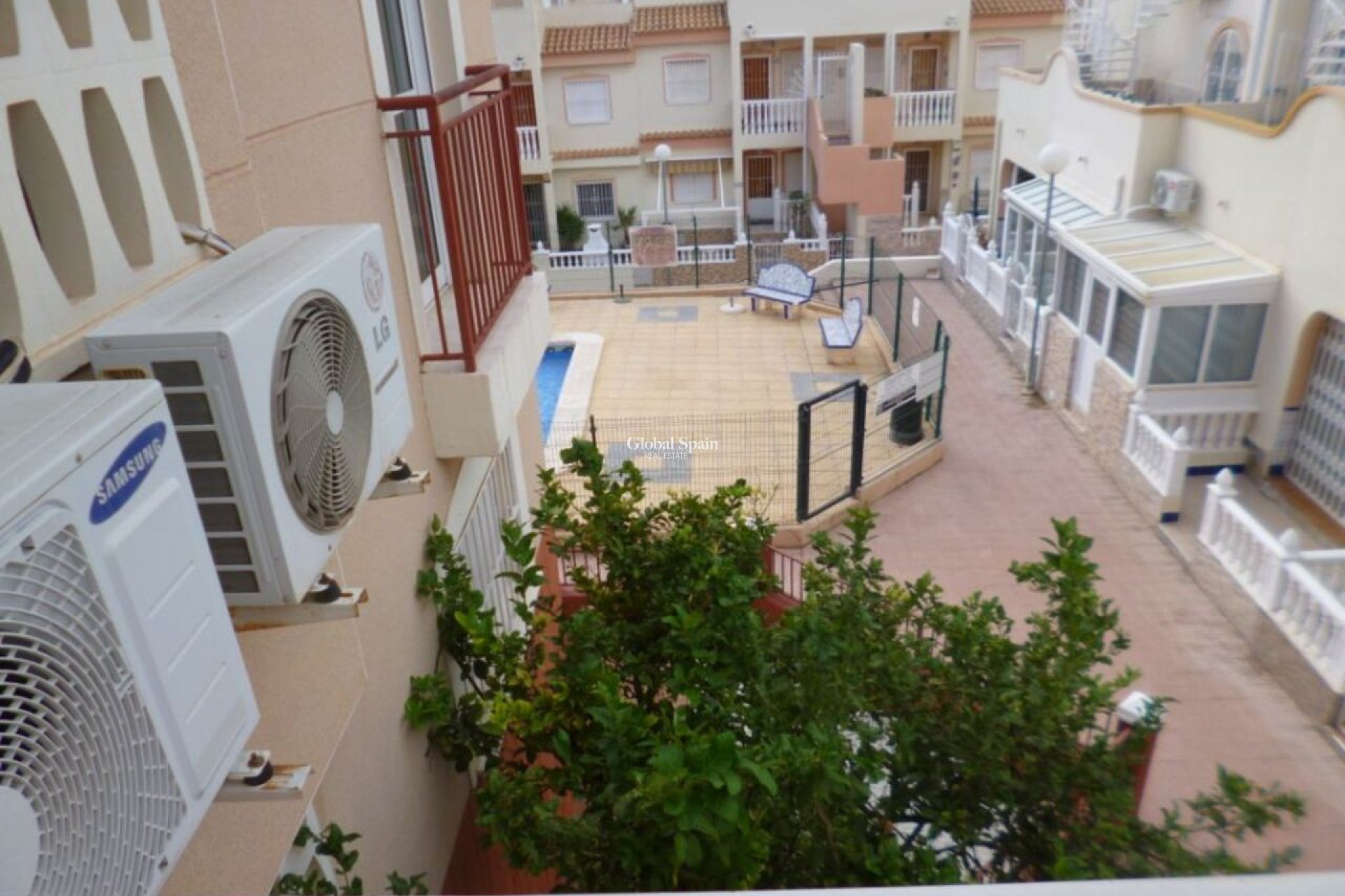 Wiederverkauf - WOHNUNG -
ORIHUELA COSTA - Inland