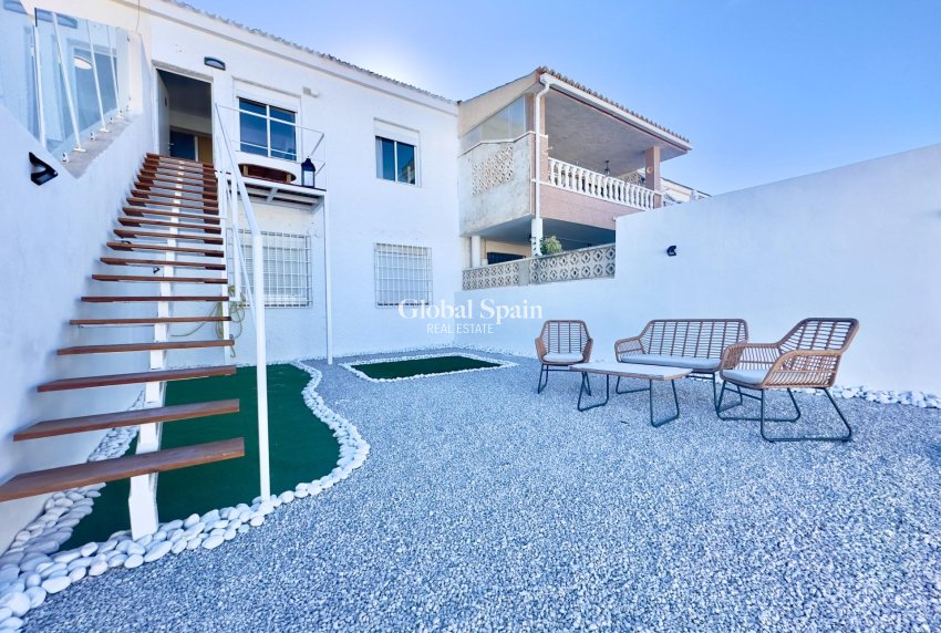 Wiederverkauf - Wohnung -
ORIHUELA COSTA - La Regia