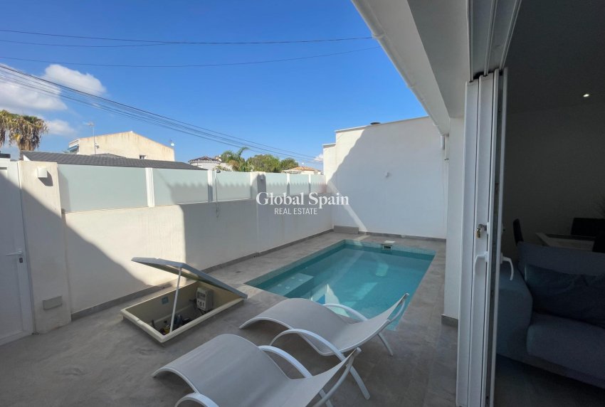 Wiederverkauf - WOHNUNG -
ORIHUELA COSTA - La Regia