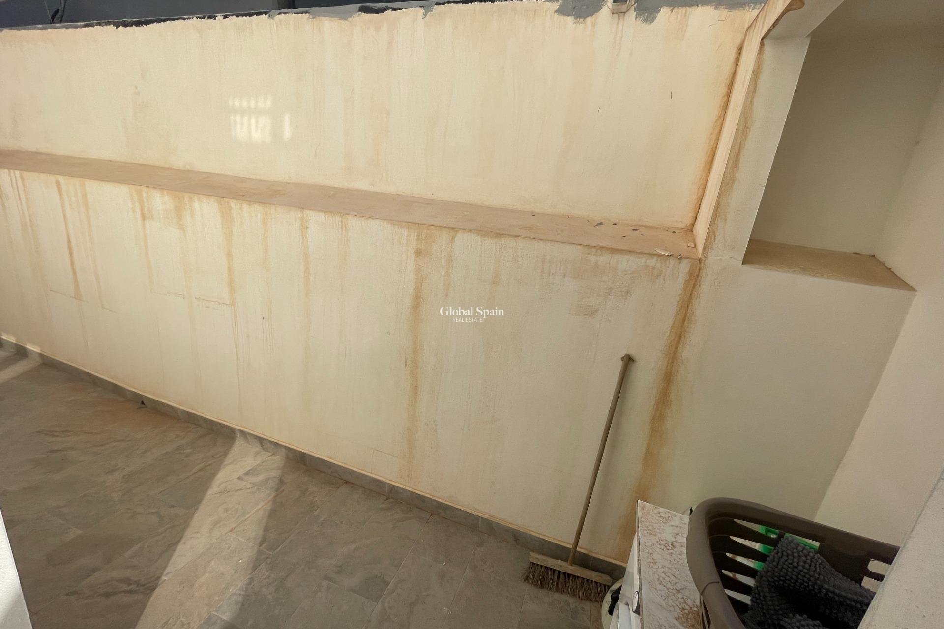 Wiederverkauf - WOHNUNG -
ORIHUELA COSTA - La Regia