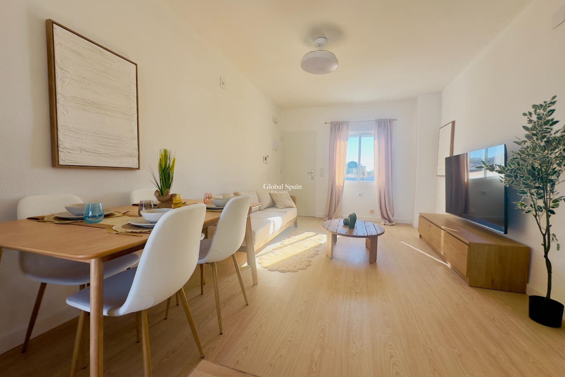 Wiederverkauf - WOHNUNG -
ORIHUELA COSTA - La Regia