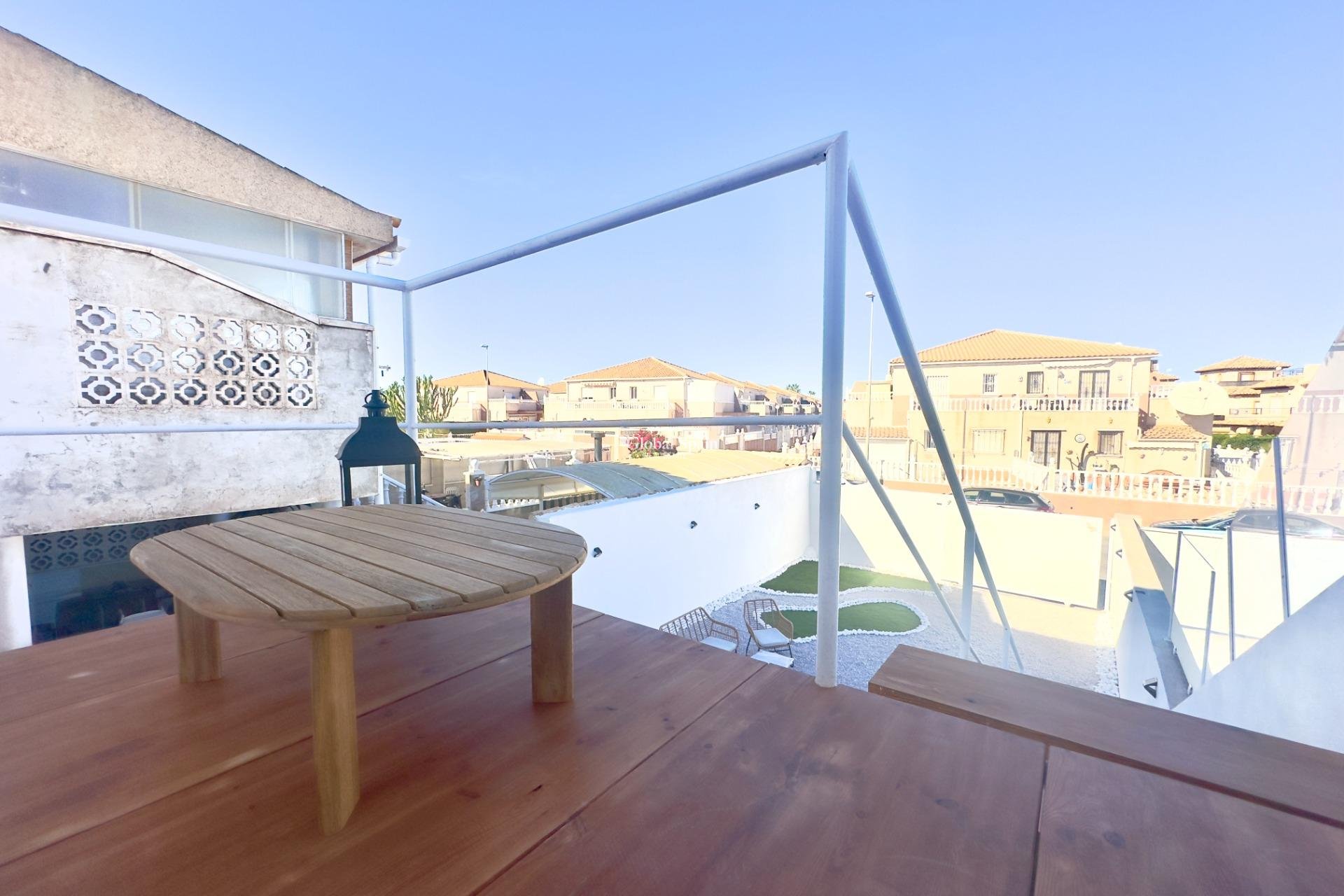 Wiederverkauf - WOHNUNG -
ORIHUELA COSTA - La Regia