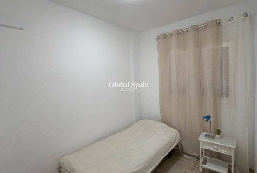 Wiederverkauf - WOHNUNG -
ORIHUELA COSTA - La Regia