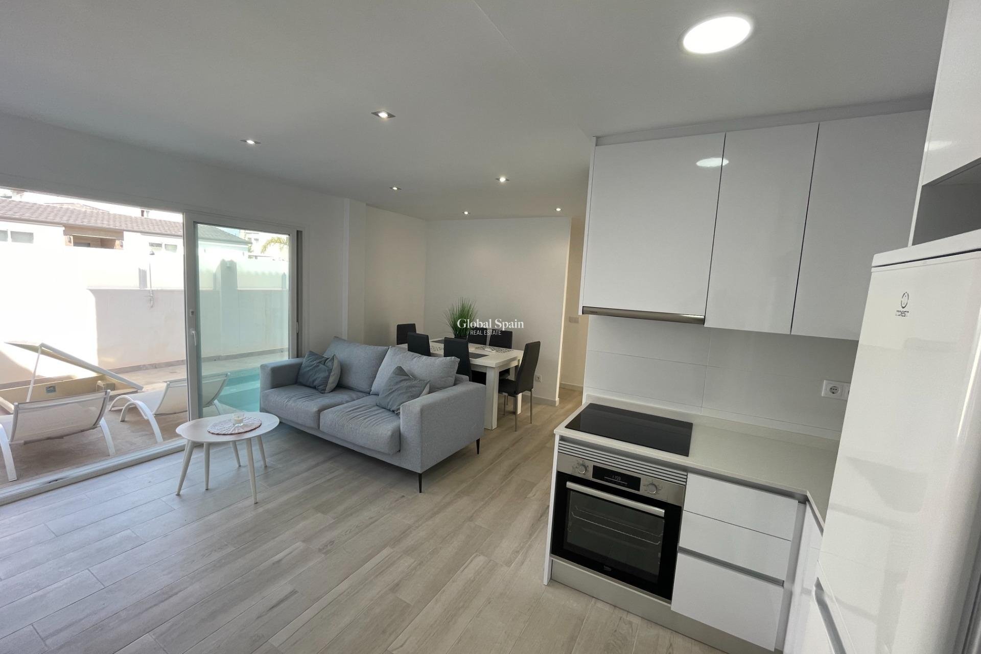 Wiederverkauf - WOHNUNG -
ORIHUELA COSTA - La Regia