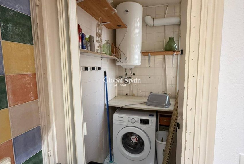 Wiederverkauf - WOHNUNG -
ORIHUELA COSTA - La Regia