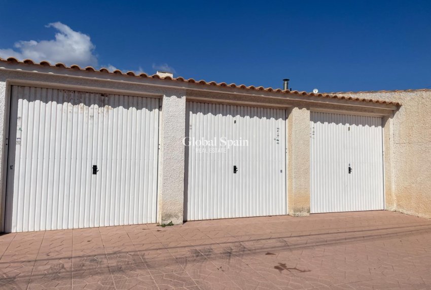 Wiederverkauf - WOHNUNG -
ORIHUELA COSTA - La Regia