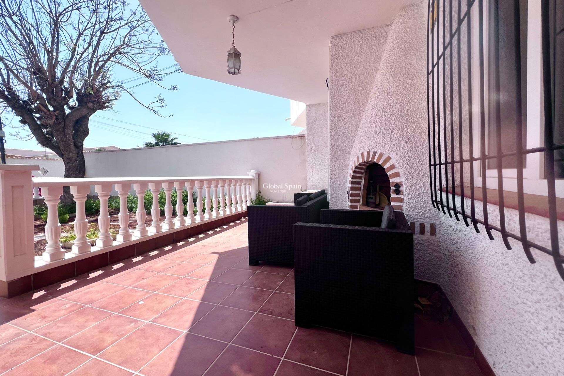 Wiederverkauf - WOHNUNG -
ORIHUELA COSTA - La Regia