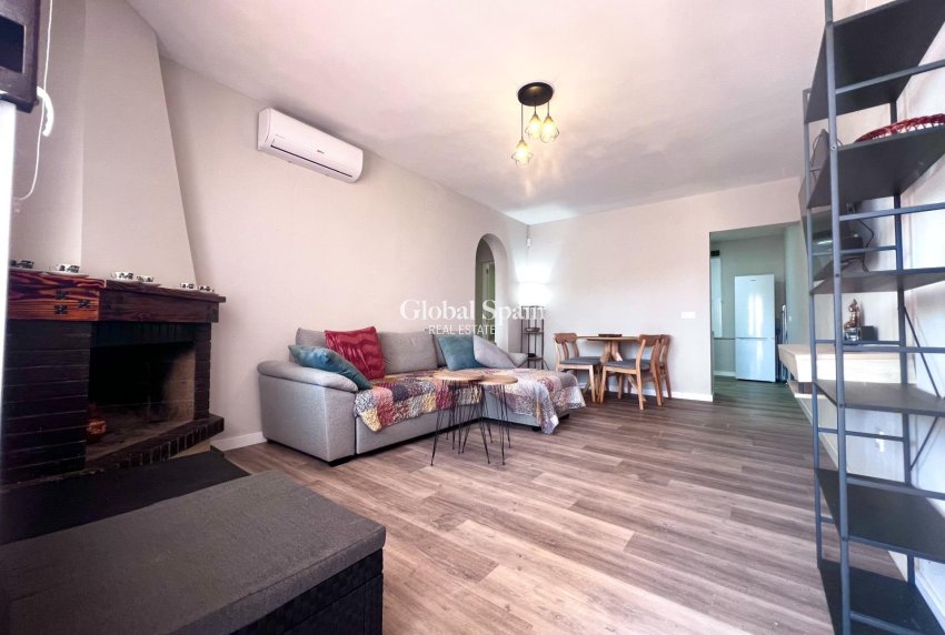 Wiederverkauf - WOHNUNG -
ORIHUELA COSTA - La Regia