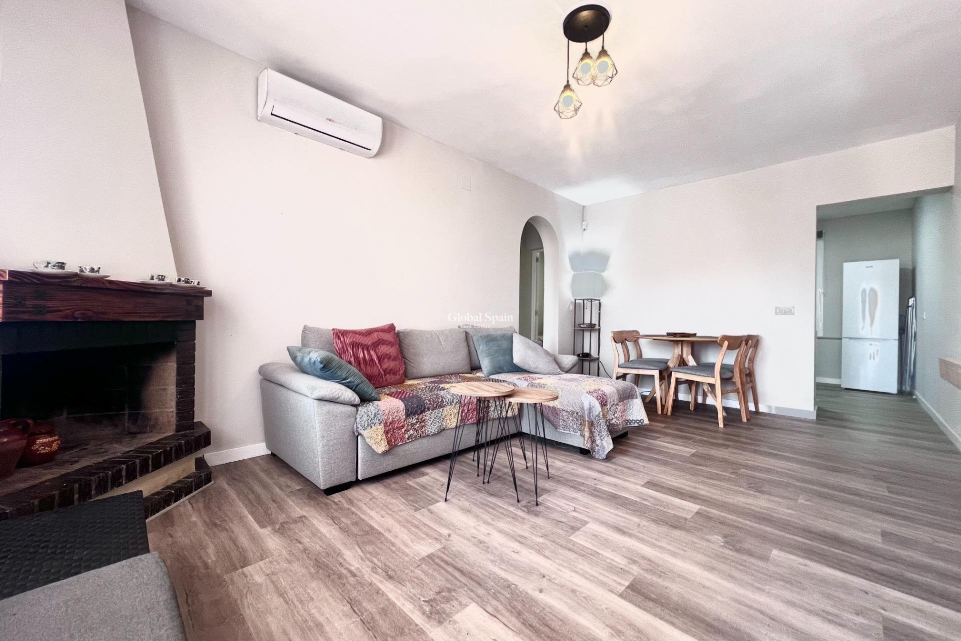 Wiederverkauf - WOHNUNG -
ORIHUELA COSTA - La Regia