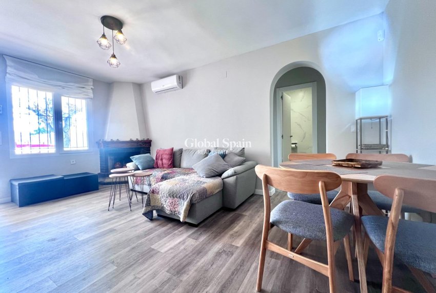 Wiederverkauf - WOHNUNG -
ORIHUELA COSTA - La Regia