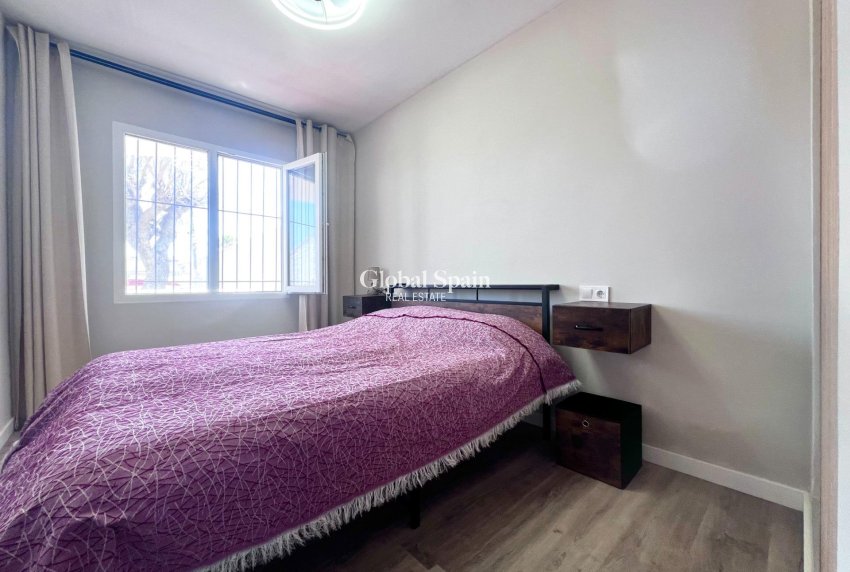 Wiederverkauf - WOHNUNG -
ORIHUELA COSTA - La Regia