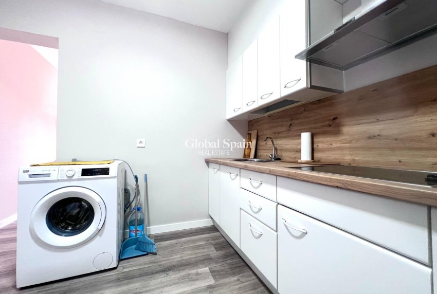 Wiederverkauf - WOHNUNG -
ORIHUELA COSTA - La Regia