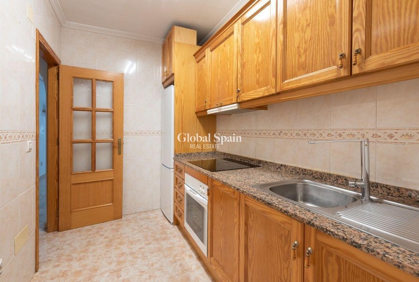 Wiederverkauf - WOHNUNG -
ORIHUELA COSTA - La Regia