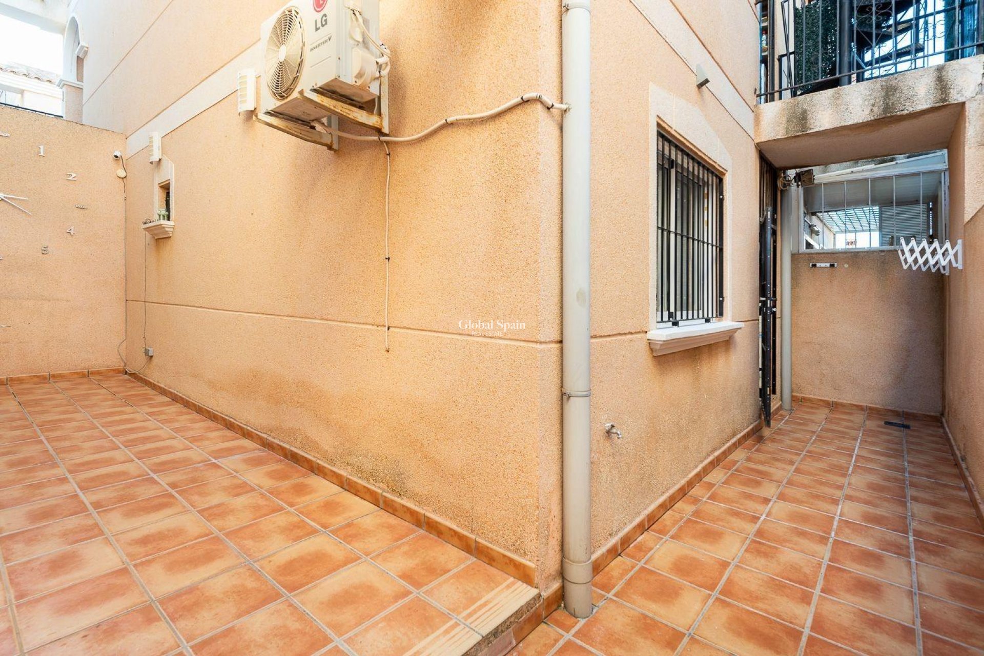 Wiederverkauf - WOHNUNG -
ORIHUELA COSTA - La Regia