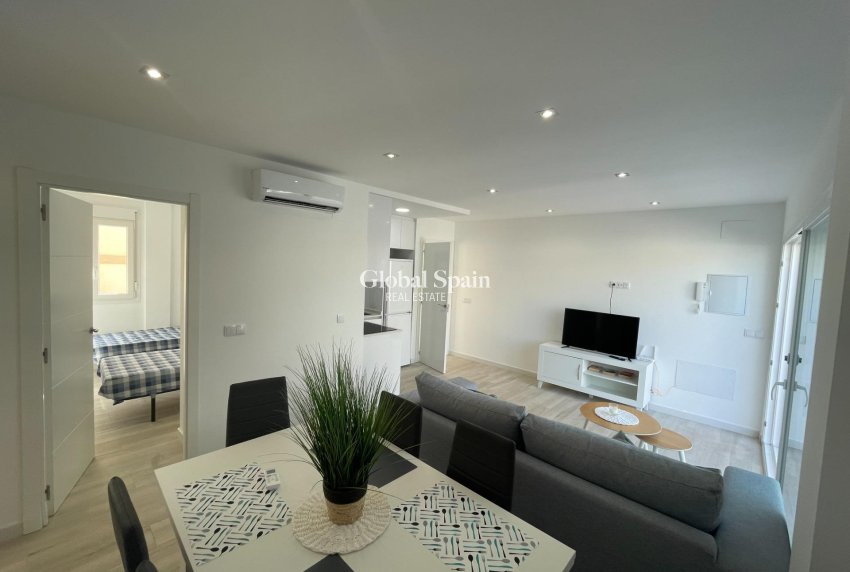 Wiederverkauf - WOHNUNG -
ORIHUELA COSTA - La Regia