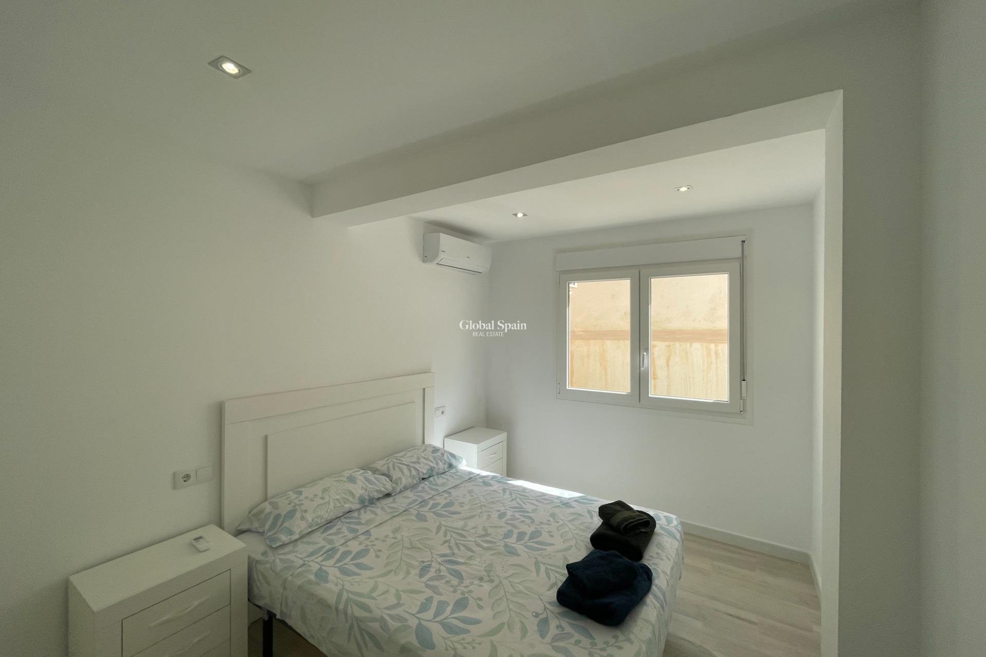 Wiederverkauf - WOHNUNG -
ORIHUELA COSTA - La Regia