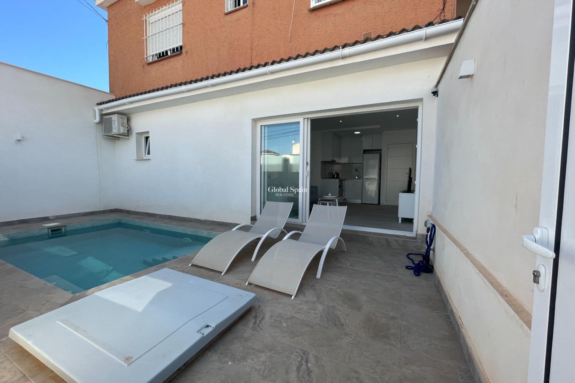 Wiederverkauf - WOHNUNG -
ORIHUELA COSTA - La Regia