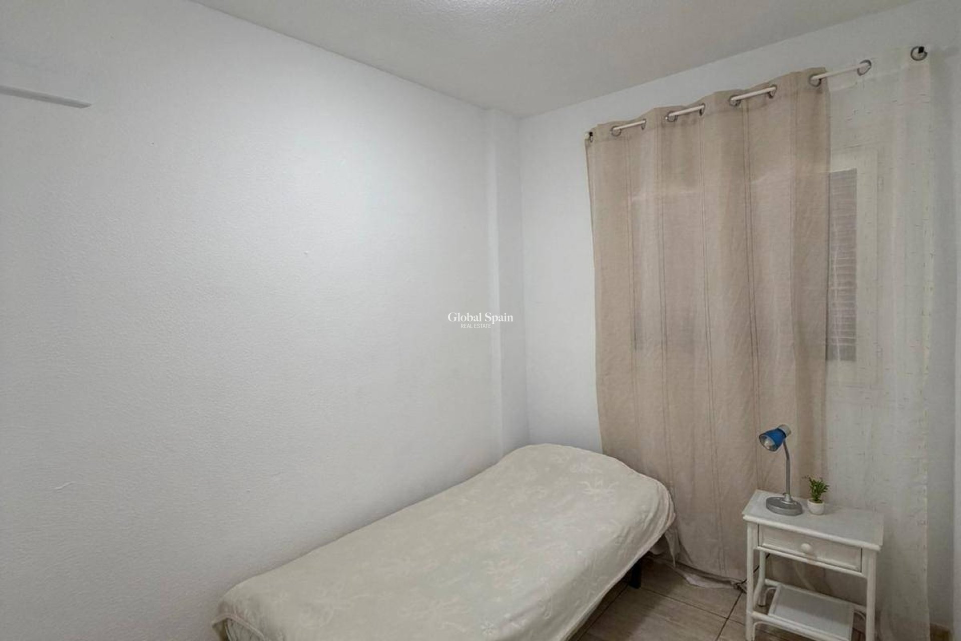 Wiederverkauf - WOHNUNG -
ORIHUELA COSTA - La Regia