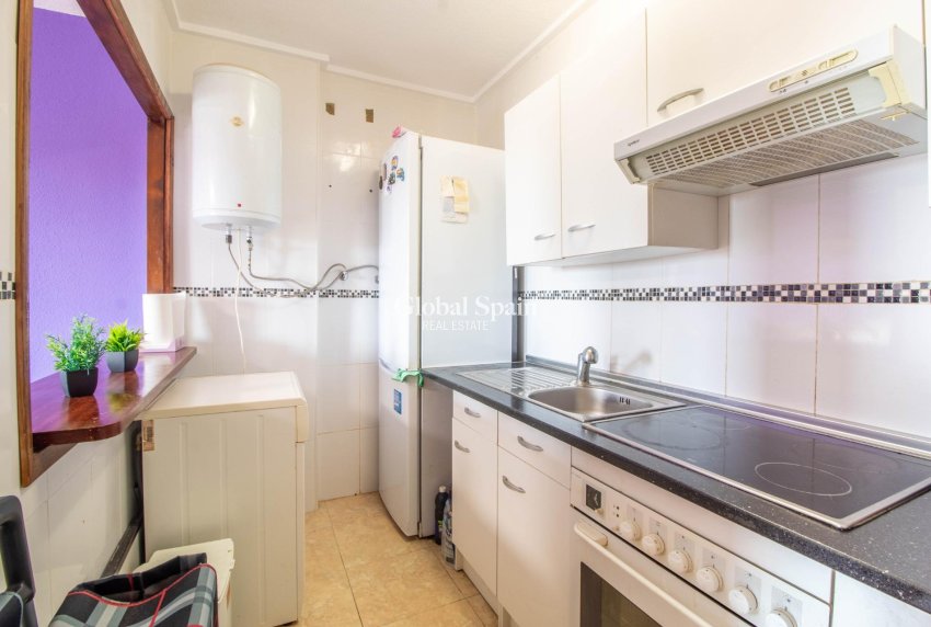 Wiederverkauf - WOHNUNG -
ORIHUELA COSTA - La Regia