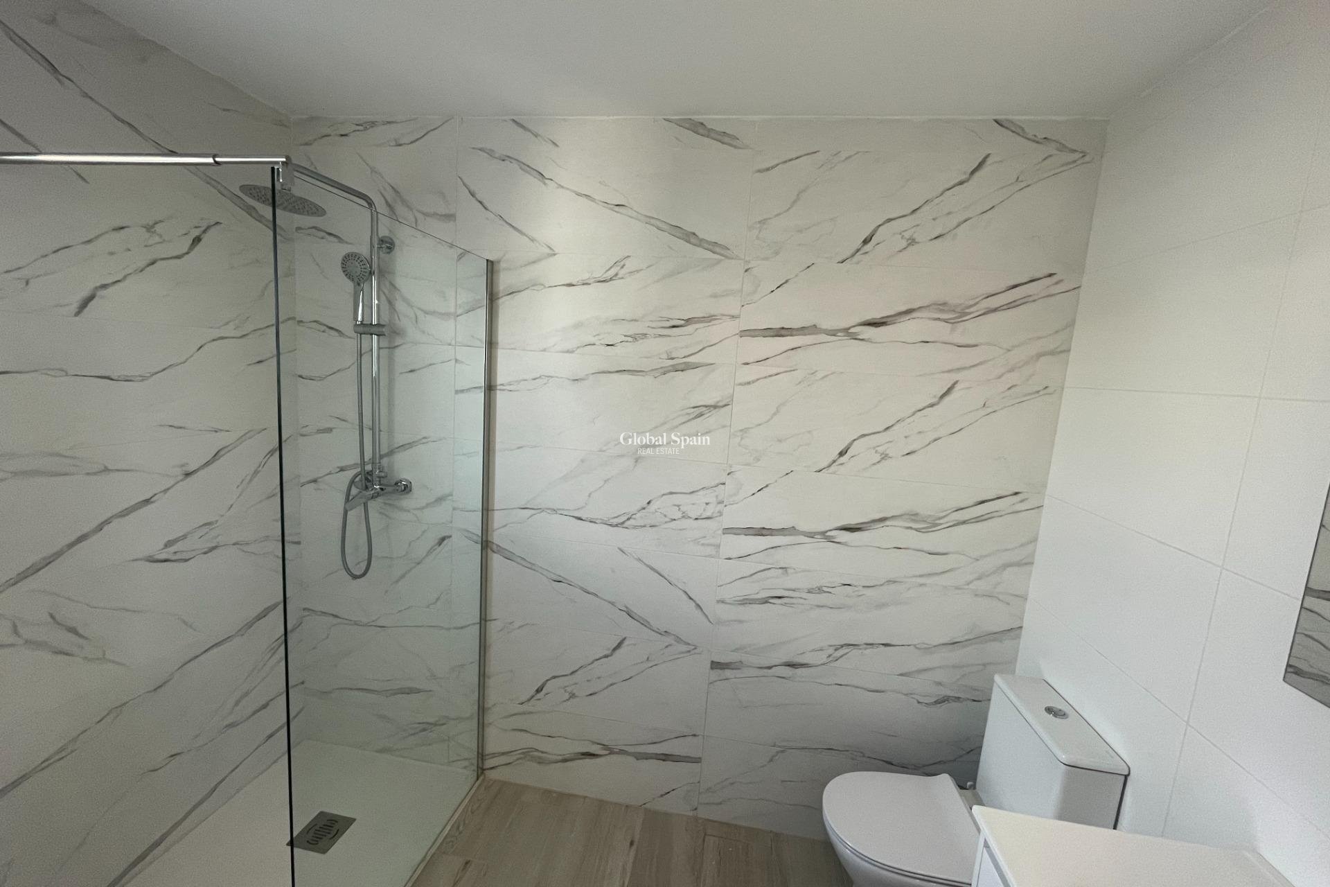 Wiederverkauf - WOHNUNG -
ORIHUELA COSTA - La Regia