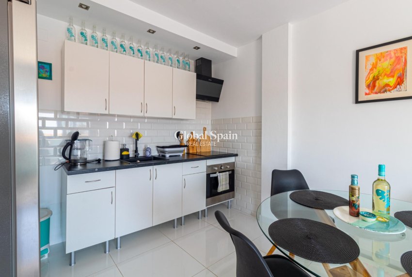 Wiederverkauf - WOHNUNG -
ORIHUELA COSTA - La Regia
