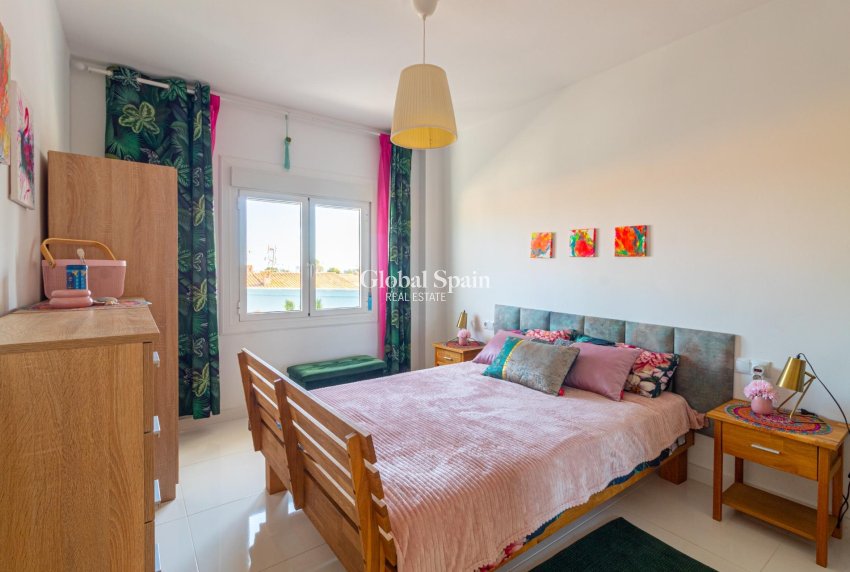 Wiederverkauf - WOHNUNG -
ORIHUELA COSTA - La Regia