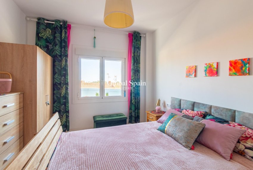Wiederverkauf - WOHNUNG -
ORIHUELA COSTA - La Regia