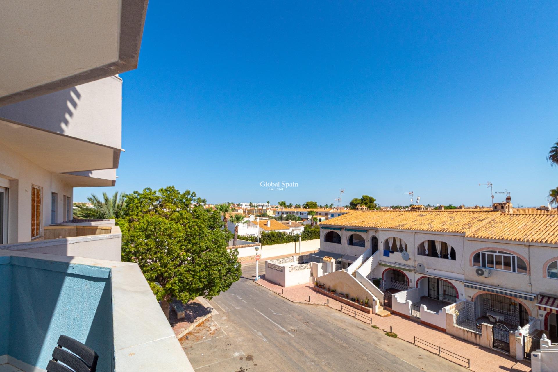 Wiederverkauf - WOHNUNG -
ORIHUELA COSTA - La Regia