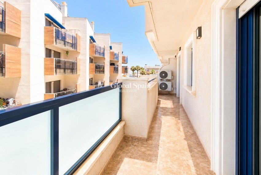 Wiederverkauf - WOHNUNG -
ORIHUELA COSTA - La Regia