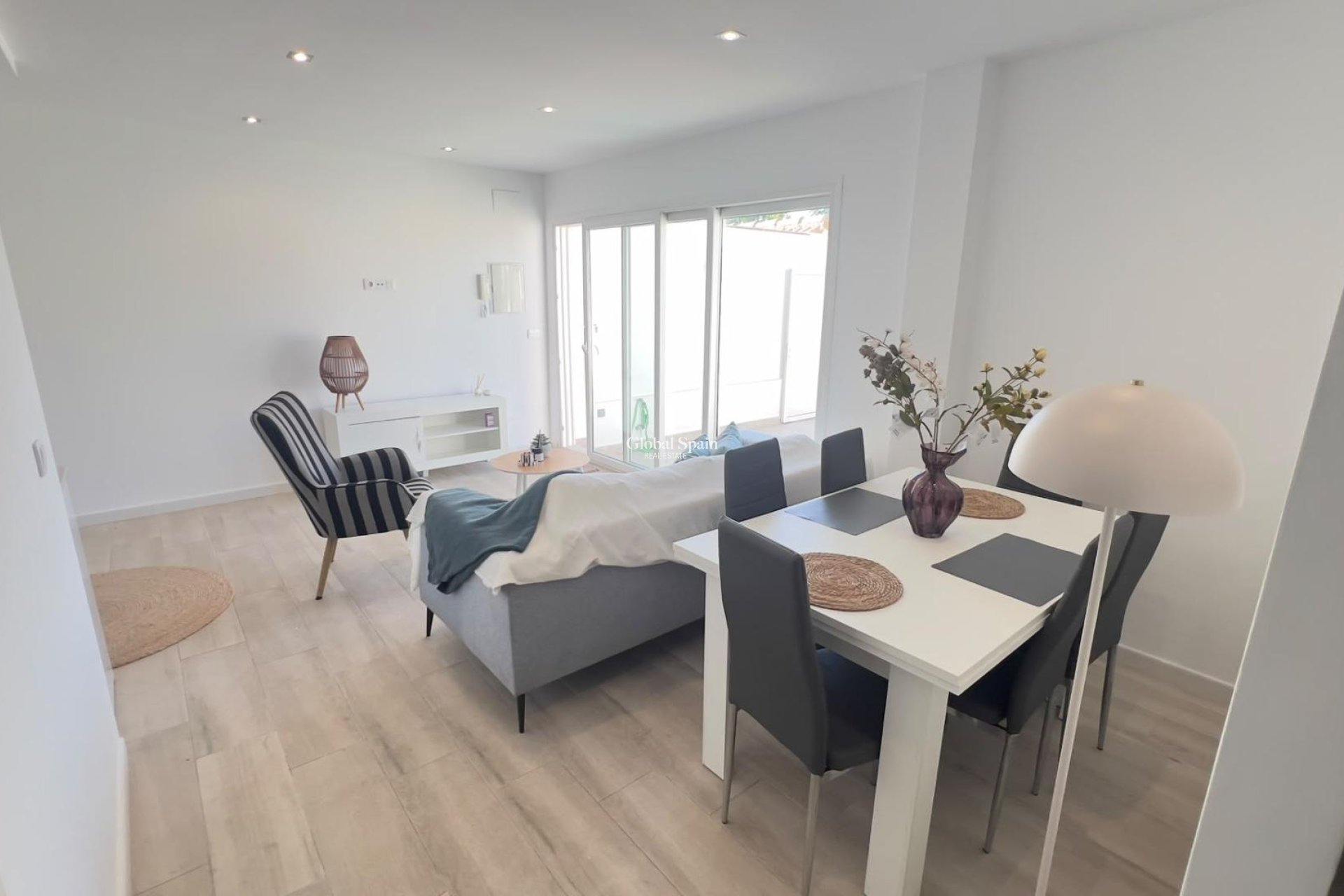 Wiederverkauf - WOHNUNG -
ORIHUELA COSTA - La Regia