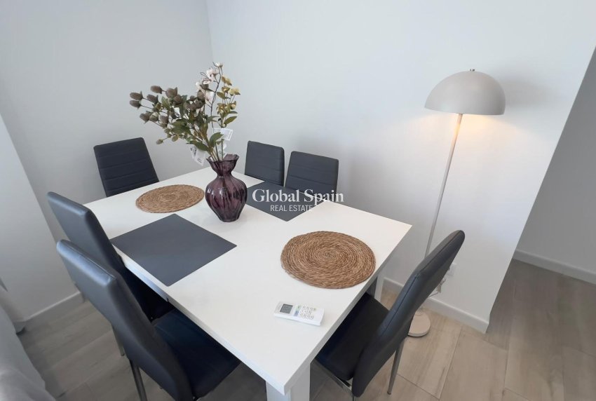 Wiederverkauf - WOHNUNG -
ORIHUELA COSTA - La Regia