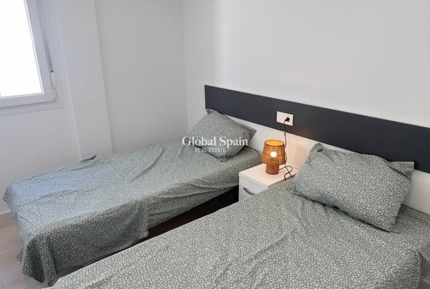 Wiederverkauf - WOHNUNG -
ORIHUELA COSTA - La Regia