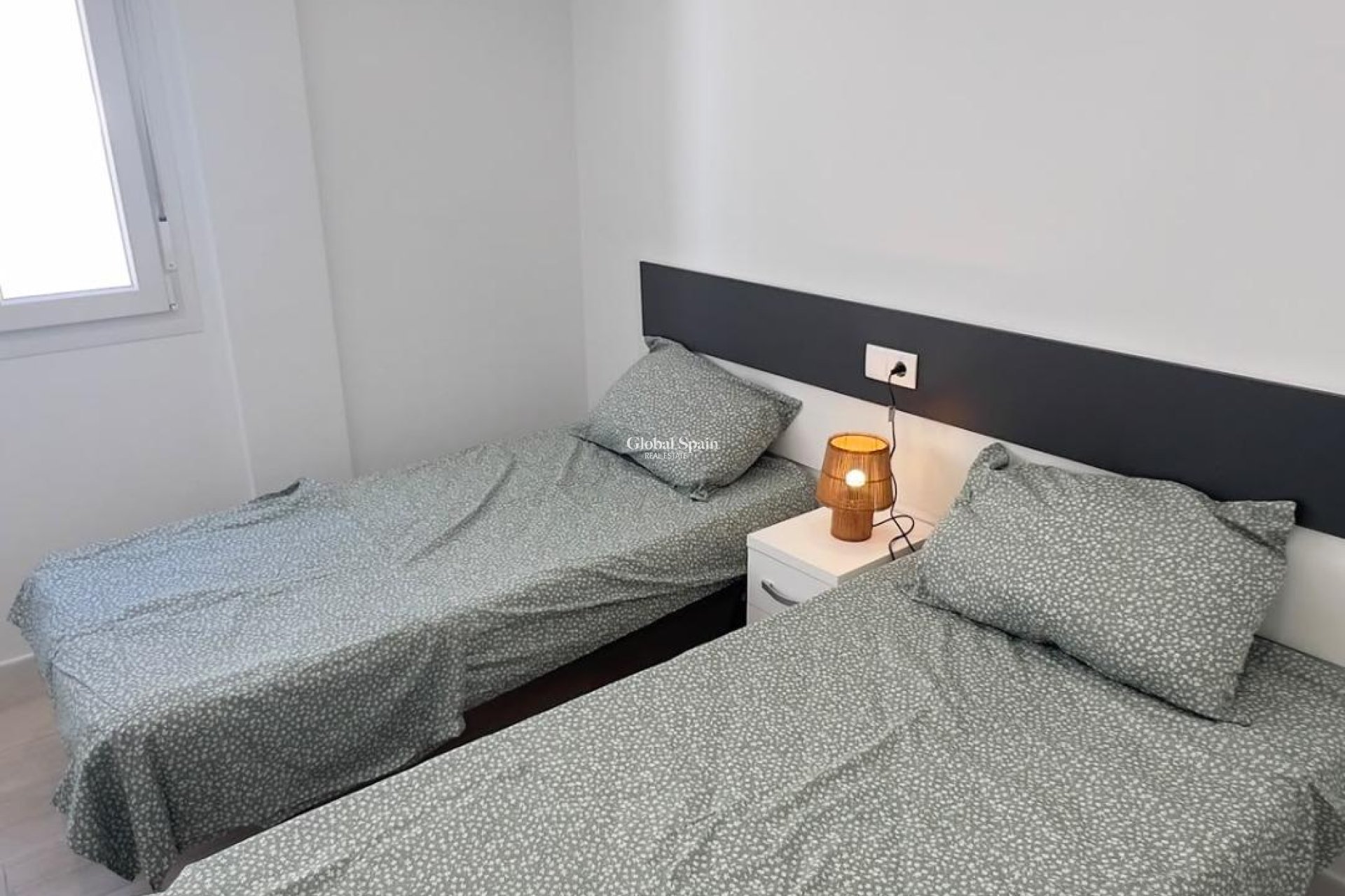 Wiederverkauf - WOHNUNG -
ORIHUELA COSTA - La Regia