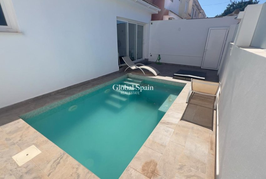 Wiederverkauf - WOHNUNG -
ORIHUELA COSTA - La Regia