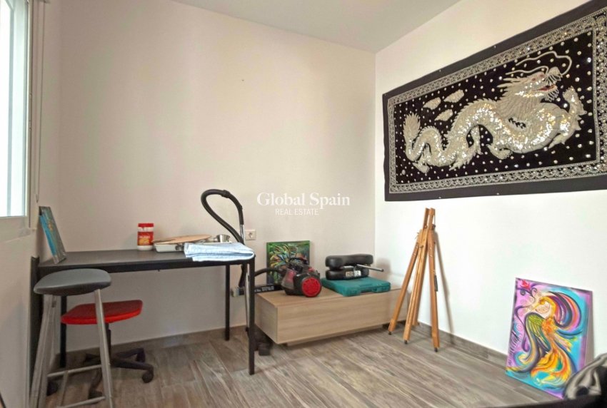 Wiederverkauf - WOHNUNG -
ORIHUELA COSTA - La Zenia